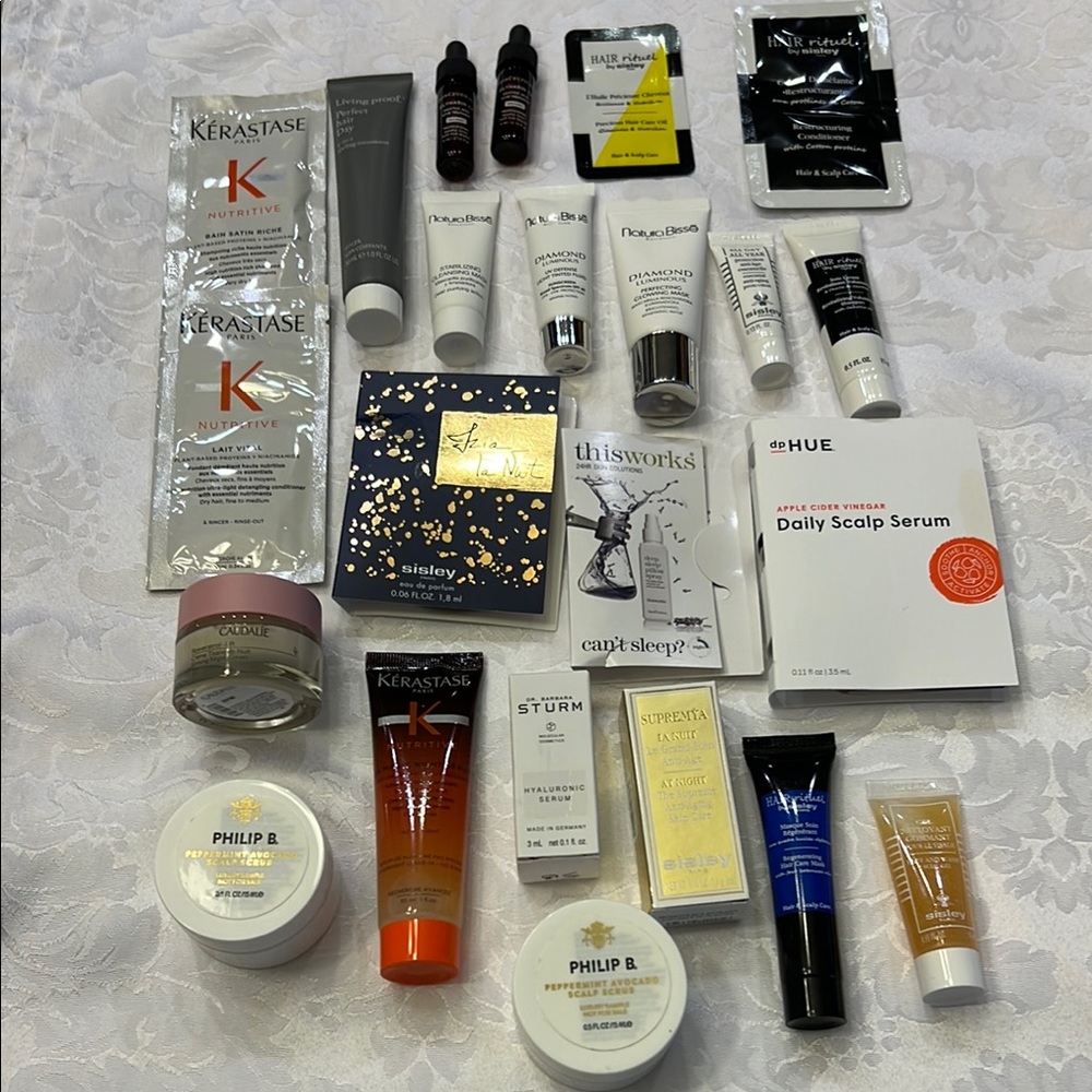 Lot of 23 deluxe and foil samples.